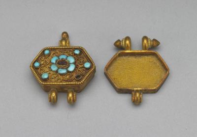 图片[2]-Two gold turquoise-inlaid reliquaries in a wood box, presented by the Panchen Erdeni to the Qing court in 1795, Qing dynasty, 18th c., Tibetan work-China Archive